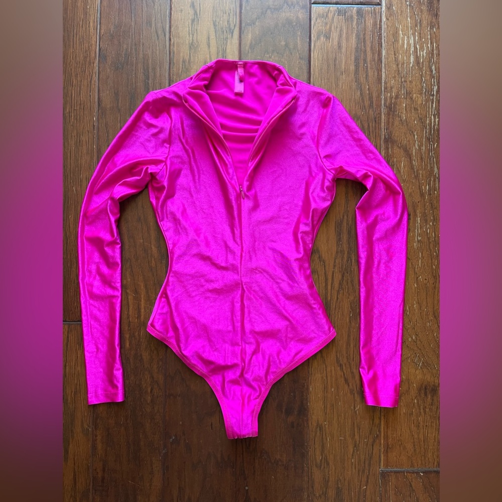 SKIMS Disco Shimmer Thong Bodysuit Pink, Size Small